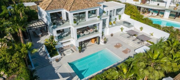 5 bedrooms Villa in Marbella, Spain No. 95221 14