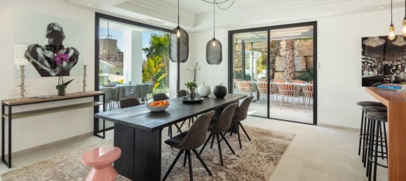 5 bedrooms Villa in Marbella, Spain No. 95221 6