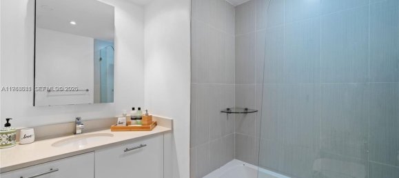 2 Schlafzimmer Gewerbliche Immobilien in Miami, USA, Nr. 615646 9