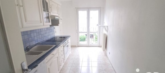 3-salle Appartement à Saint-André-les-Vergers, France No. 55725 2