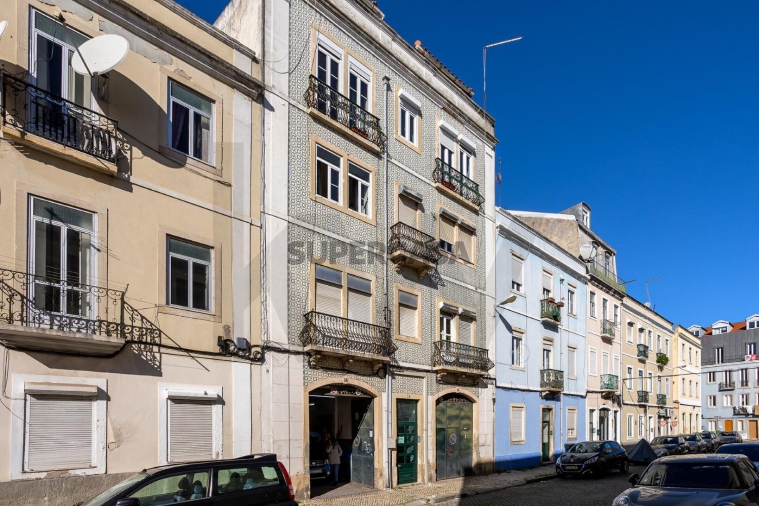 560m² Building in Lisbon, Portugal No. 226979