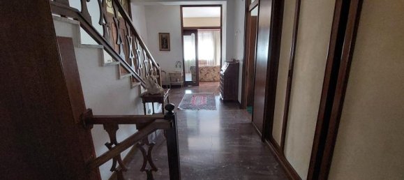 8غرفة شقة في Arezzo, Italy رقم 234918 16