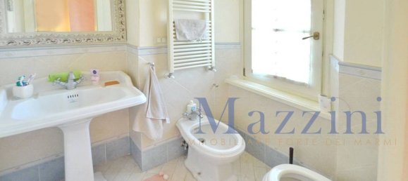 5 rooms Apartment in Forte dei Marmi, Italy No. 284337 11