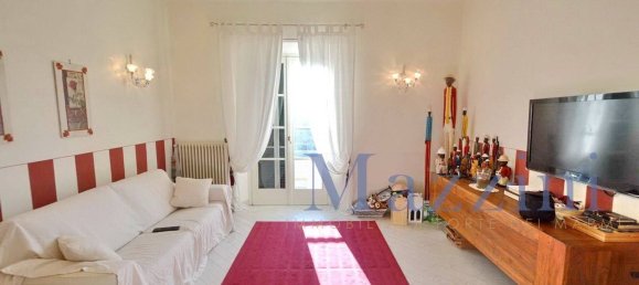 5 rooms Apartment in Forte dei Marmi, Italy No. 284337 4