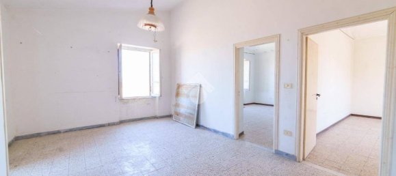 2 Schlafzimmer Haus in Tarquinia, Italy, Nr. 300593 3