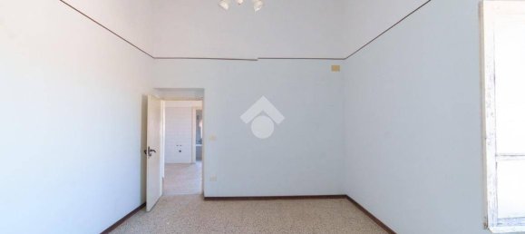 2 Schlafzimmer Haus in Tarquinia, Italy, Nr. 300593 5
