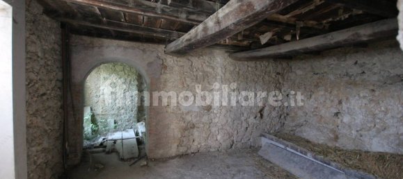 Здание с 5 комнатами в Фонтана Лири, Италия № 170003 12