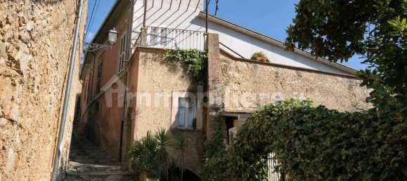 Здание с 5 комнатами в Фонтана Лири, Италия № 170003 3