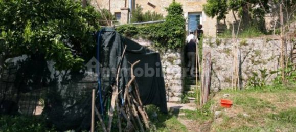 Здание с 5 комнатами в Фонтана Лири, Италия № 170003 2