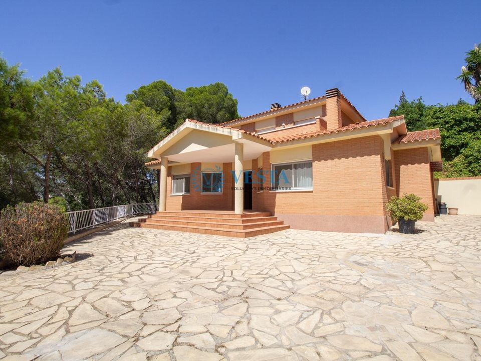 Casa de 4 dormitorios en Castellvell del Camp, Spain No. 209968