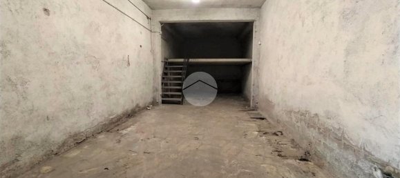 1 room Garage in Rome, Italy No. 19818 9