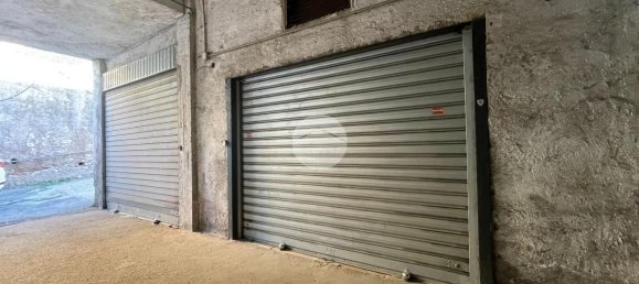 1 room Garage in Rome, Italy No. 19818 3