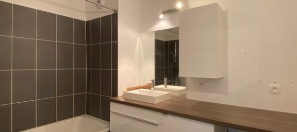 2 chambres Appartement à Pessac, France No. 297791 2