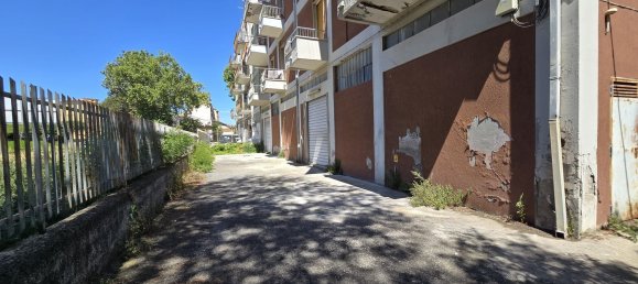Gewerbliche Immobilie in Pescara, Italy 260m², Nr. 305260 2