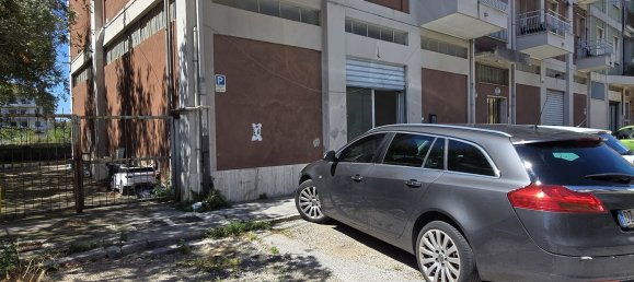 Gewerbliche Immobilie in Pescara, Italy 260m², Nr. 305260 5
