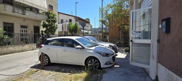 Gewerbliche Immobilie in Pescara, Italy 260m², Nr. 305260 6