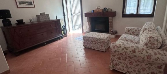 Дом с 6 комнатами в Ровиго, Италия № 261179 6