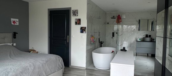 3 Schlafzimmer Haus in Montmorency, France, Nr. 334351 5