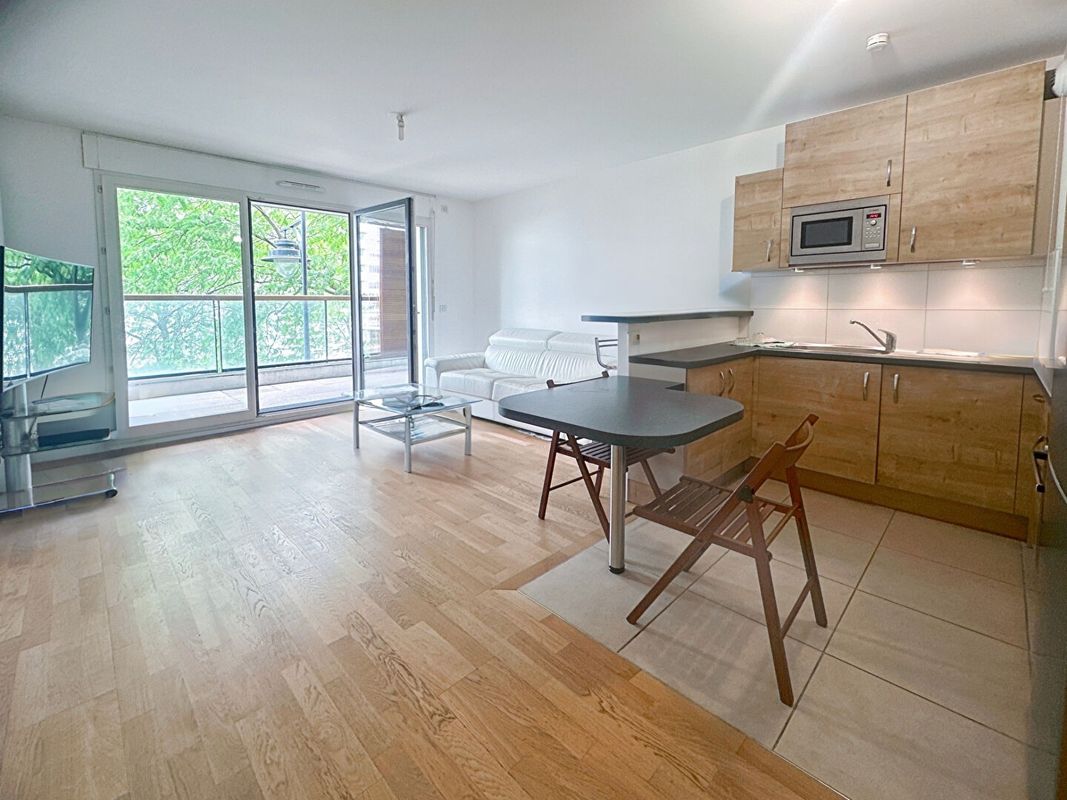 2 bedrooms Apartment in Maisons-Alfort, France No. 187194