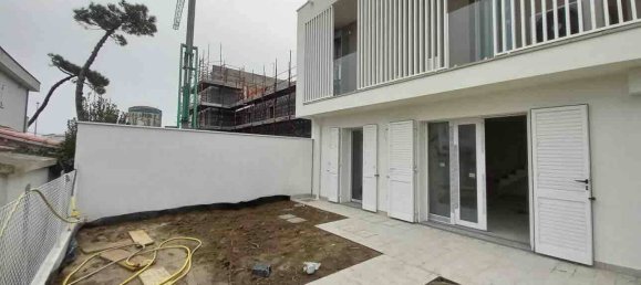 3 bedrooms House in Ravenna, Italy No. 87818 2