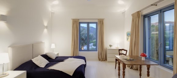 5 bedrooms Villa in Benahavis, Spain No. 121306 19
