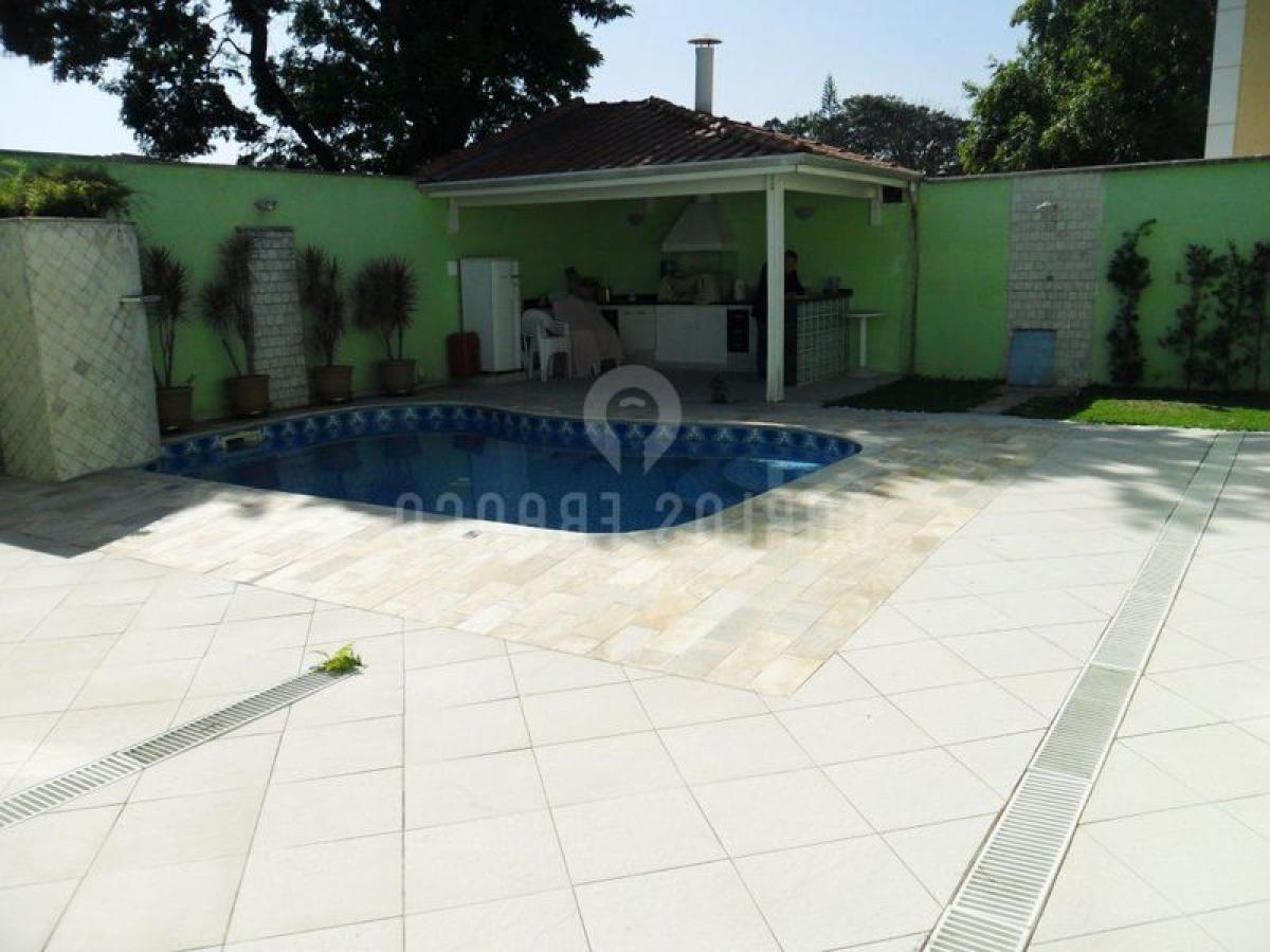 Casa de 4 dormitorios en Sao Paulo, Brazil No. 594173