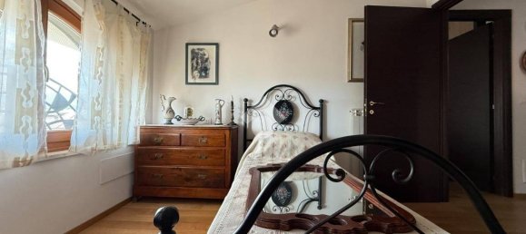 2 bedrooms Apartment in Arezzo, Italy No. 214421 14