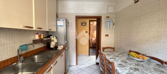 3 bedrooms Apartment in Naples, Italy No. 273373 6