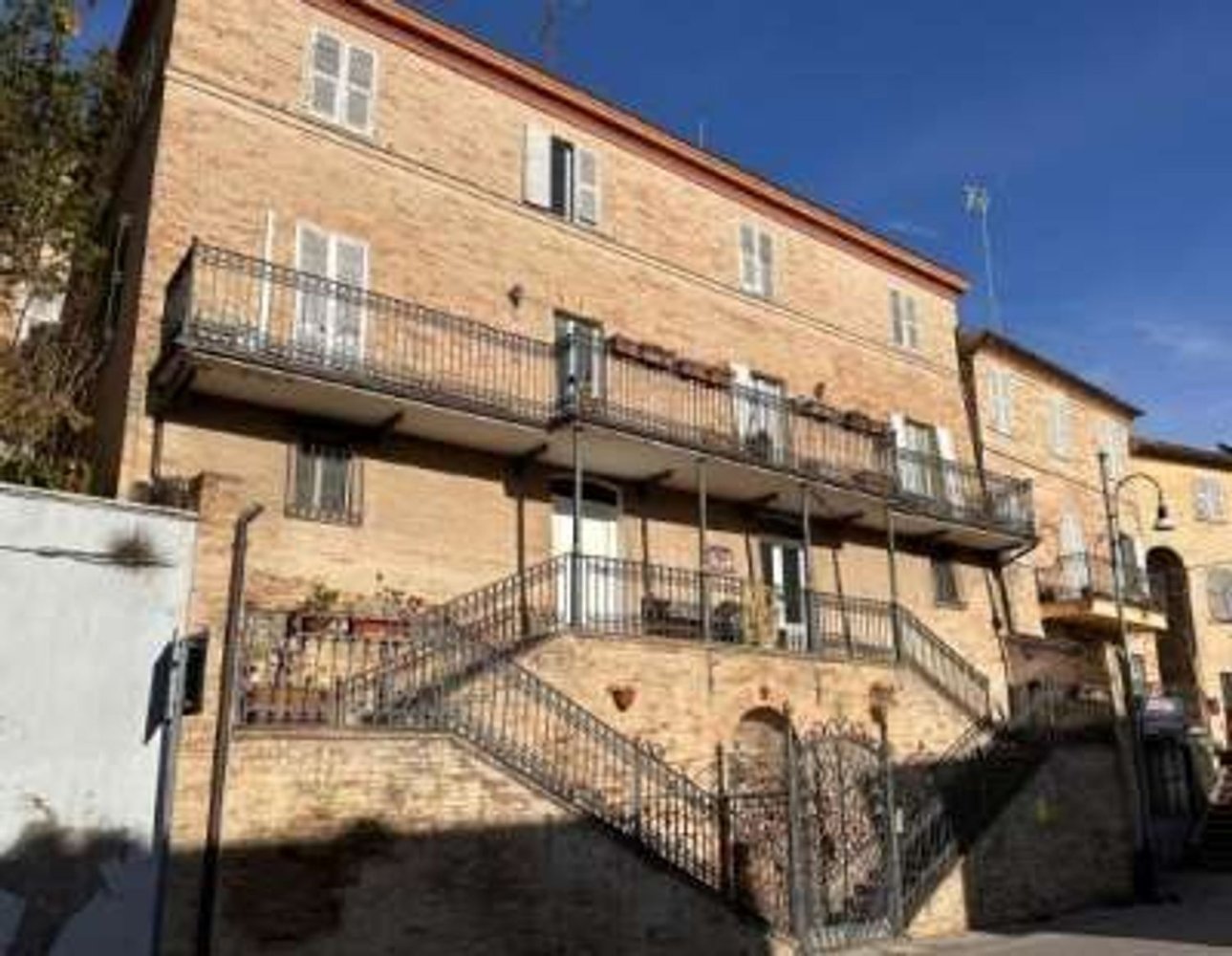 16 rooms House in Sant'Elpidio a Mare, Italy No. 296658