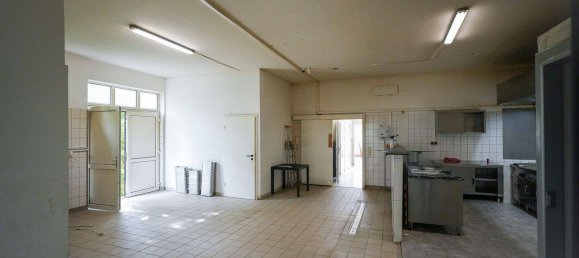 Здание 325м² в Швебиш Халль, Германия № 268284 4