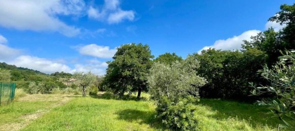 Земельный участок 11000м² в Ареццо, Италия № 76605 6