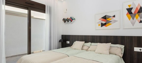 3 غرف نوم فيلا في Alicante, Spain رقم 176084 10