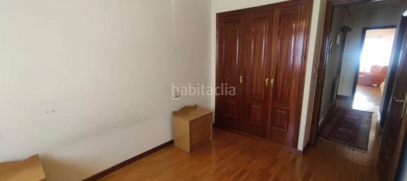 Apartamento de 2 dormitorios en Orense, Spain No. 184008 5