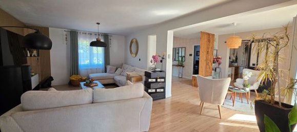 5 Schlafzimmer Schlösser in Crevecoeur-le-Grand, France, Nr. 314352 2