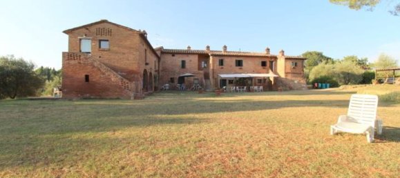 9 bedrooms House in Siena, Italy No. 196607 3