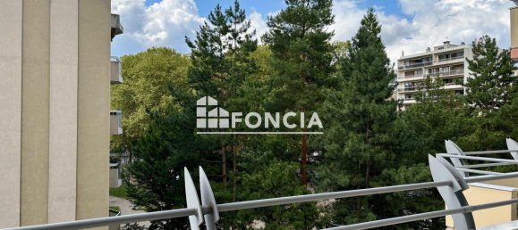 2 bedrooms Apartment in Saint-Etienne, France No. 355493 2