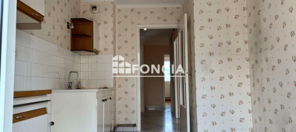 2 bedrooms Apartment in Saint-Etienne, France No. 355493 7