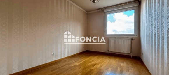 2 bedrooms Apartment in Saint-Etienne, France No. 355493 5