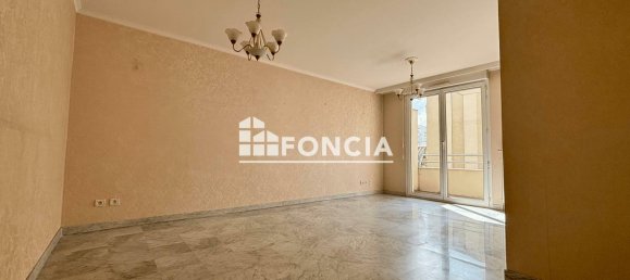 2 bedrooms Apartment in Saint-Etienne, France No. 355493 3