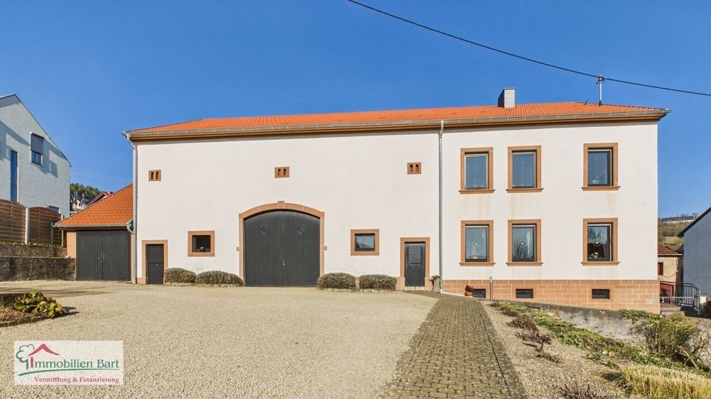 Дом с 7 комнатами в Саар, Германия № 30305