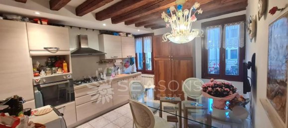 4 rooms Apartment in Venice, Italy No. 13730 5