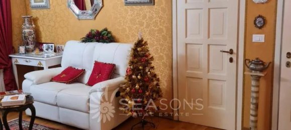 4 rooms Apartment in Venice, Italy No. 13730 3