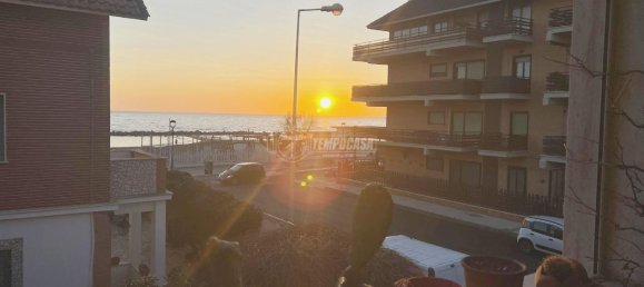 Квартира с 4 комнатами в Ладисполи, Италия № 24488 4