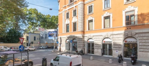 2 rooms Apartment in Rome, Italy No. 200917 10