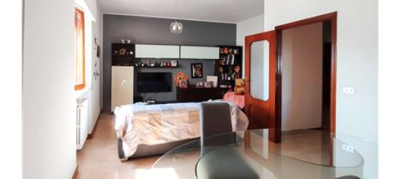 2 Schlafzimmer Wohnung in Bari, Italy, Nr. 290189 8