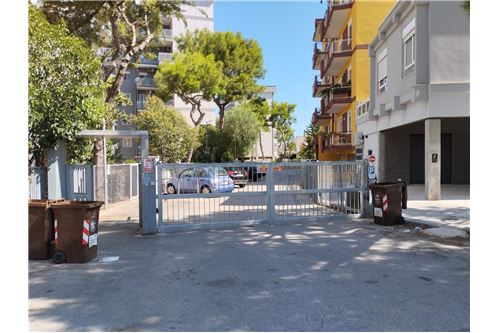 2 Schlafzimmer Wohnung in Bari, Italy, Nr. 290189