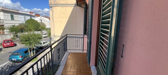 12 bedrooms House in Pistoia, Italy No. 339576 8