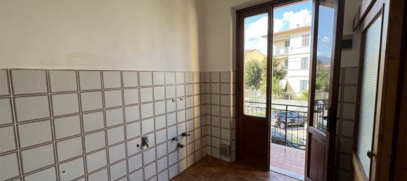 12 bedrooms House in Pistoia, Italy No. 339576 7