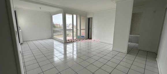 3 bedrooms Apartment in Mantes-la-Jolie, France No. 163202 2