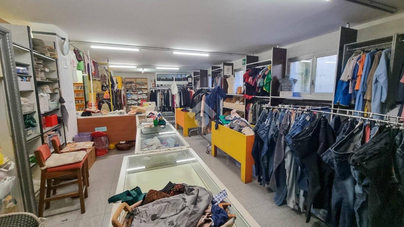 2 rooms Commercial property in Costa Masnaga, Italy No. 66205